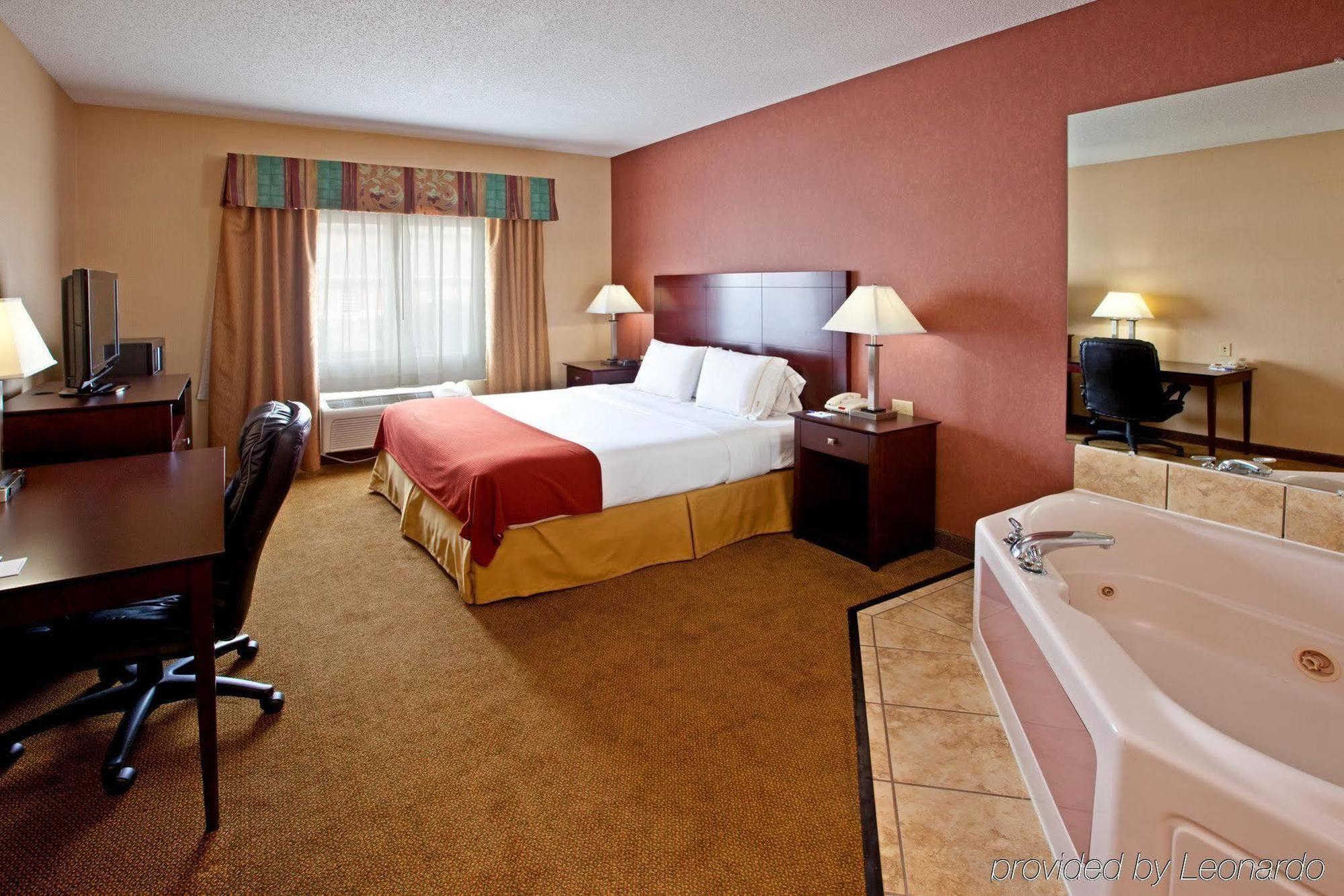Holiday Inn Express Hotel & Suites Cincinnati-North/Sharonville Bilik gambar